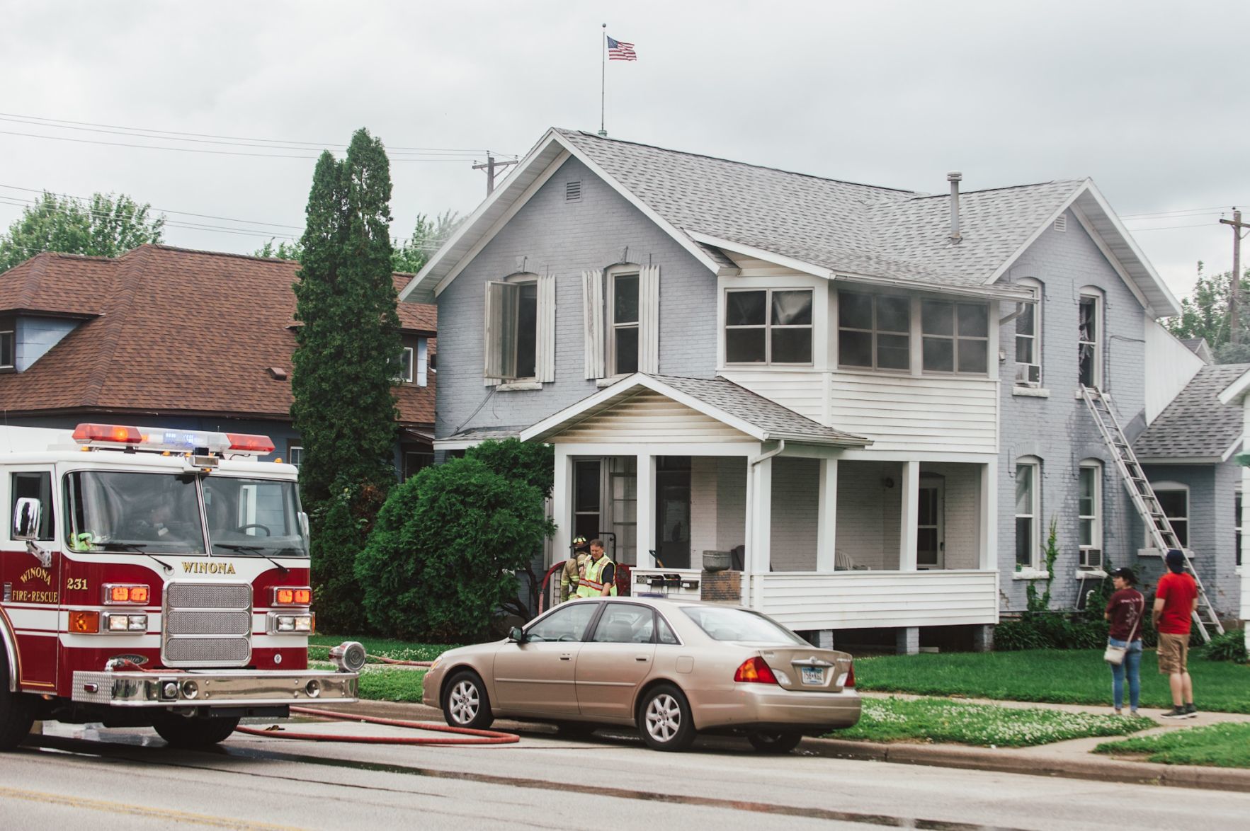 Fire on East Broadway 01